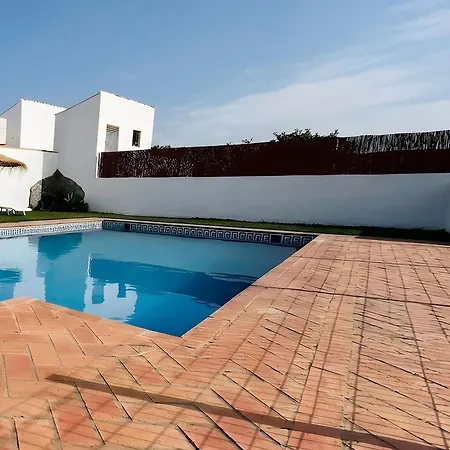 Con Piscina Privada No Aceptamos Grupos De Jovenes *