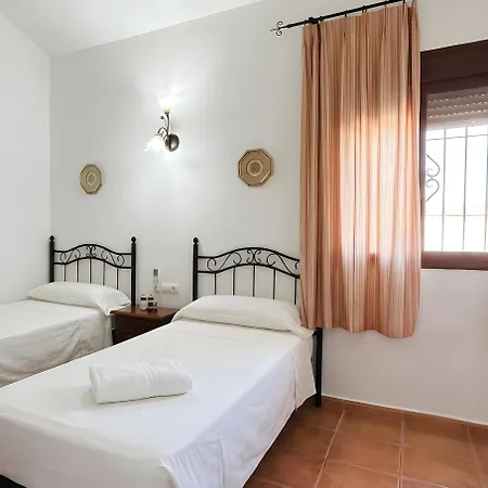 Con Piscina Privada No Aceptamos Grupos De Jovenes Conil De La Frontera